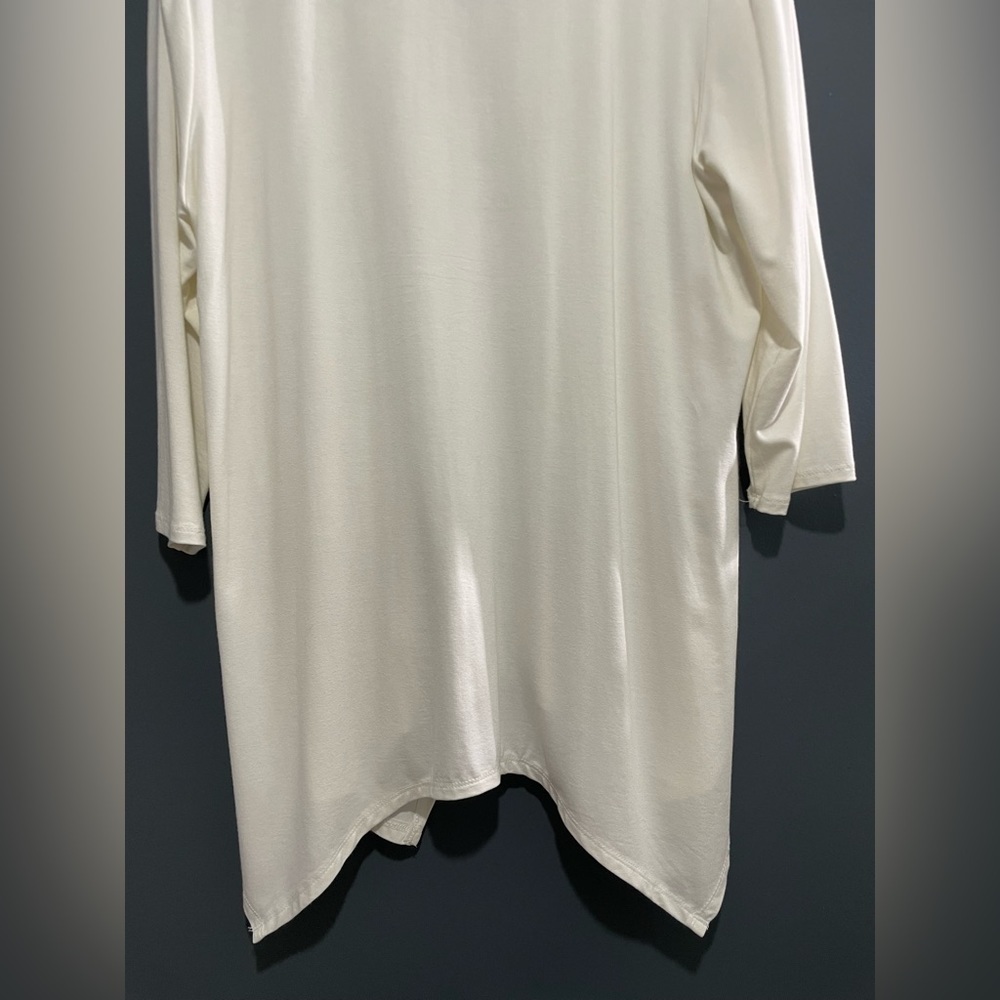 Adrianna Papell Tops/Adrianna Papell Embroidered shirt 1X white and Black - Picture 4 of 8